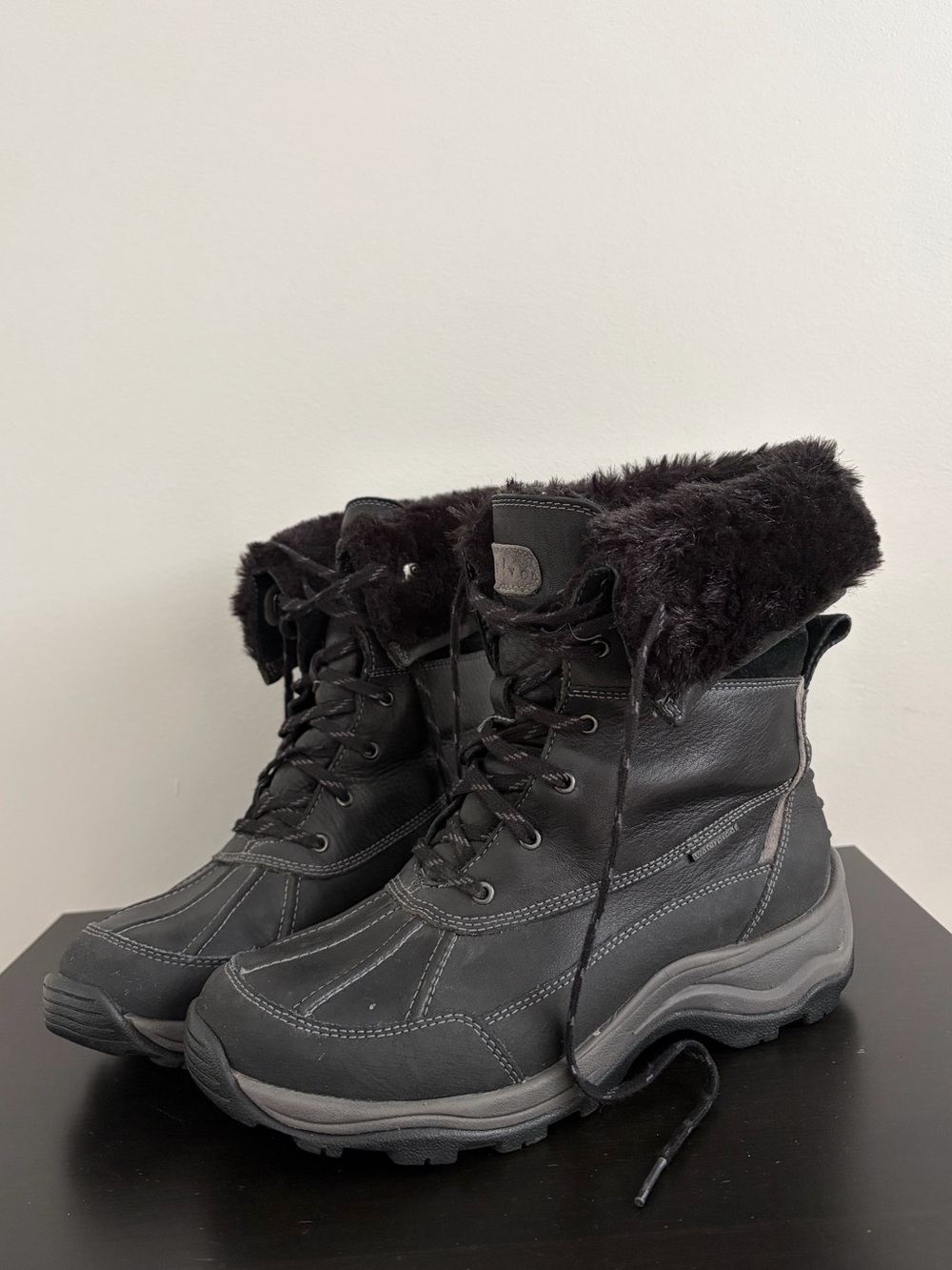 Clarks Privo Waterproof Leather Winter Lace-Up Boots, Size 9.